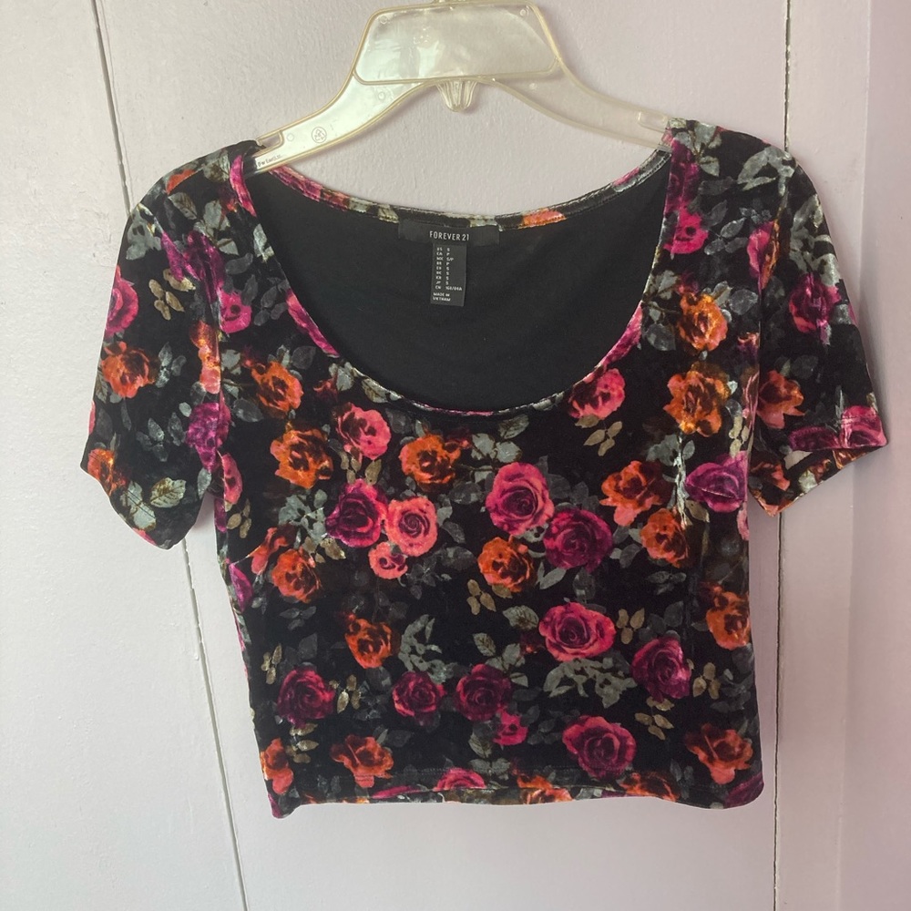 Cropped velvety floral top